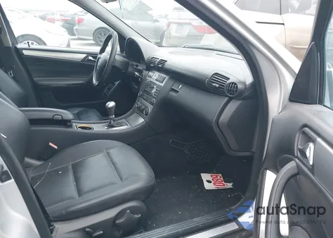 2006 Mercedes-Benz C 230 Sport z USA, uszkodzony, nr VIN WDBRF52H46A907597